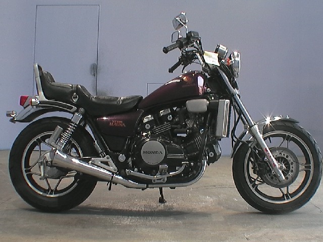 Купить мотоцикл Honda VF750 Magna 1982 фото 2